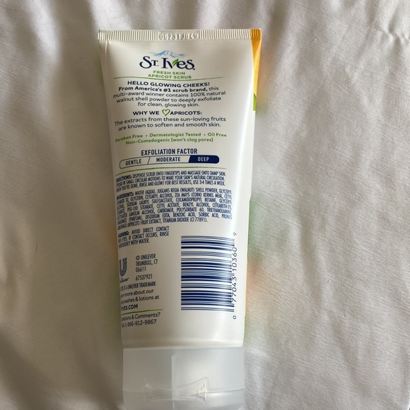 Apricot scrub 3/$10 - Picture 2 of 2